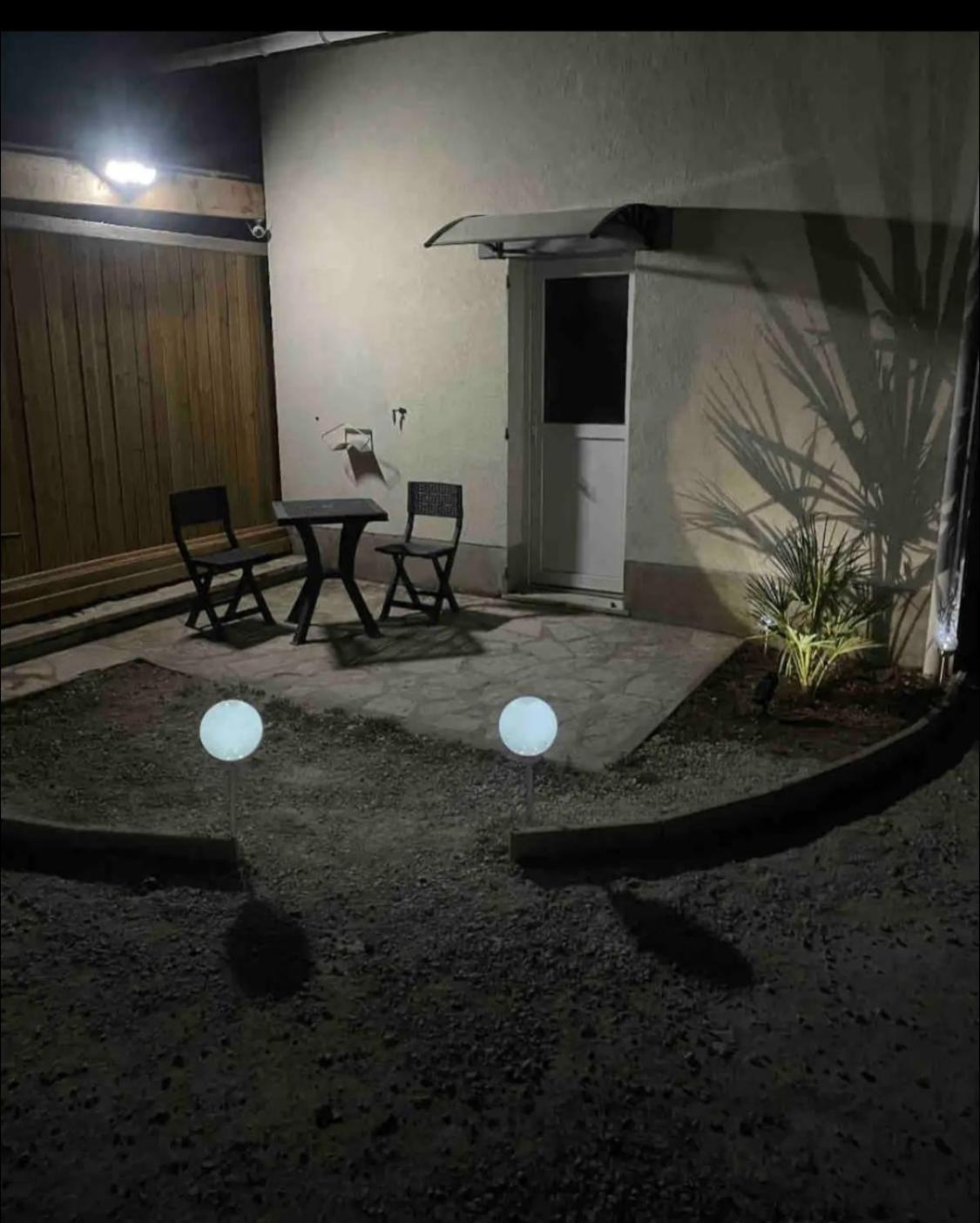 La Bulle De Romance - Love Room Tigy Buitenkant foto